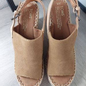 TOMS WEDGE SANDALS